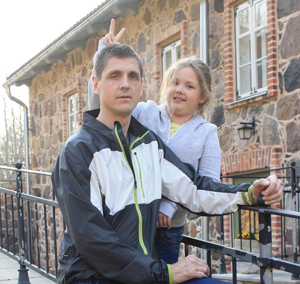 Raivo Nõmmiksaar and his daughter Nete-Ly